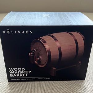 Wood whiskey barrel